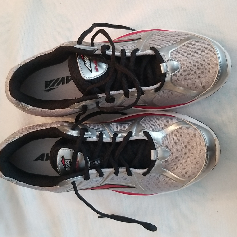 GUC Avia Cantilever shoes size 9.5